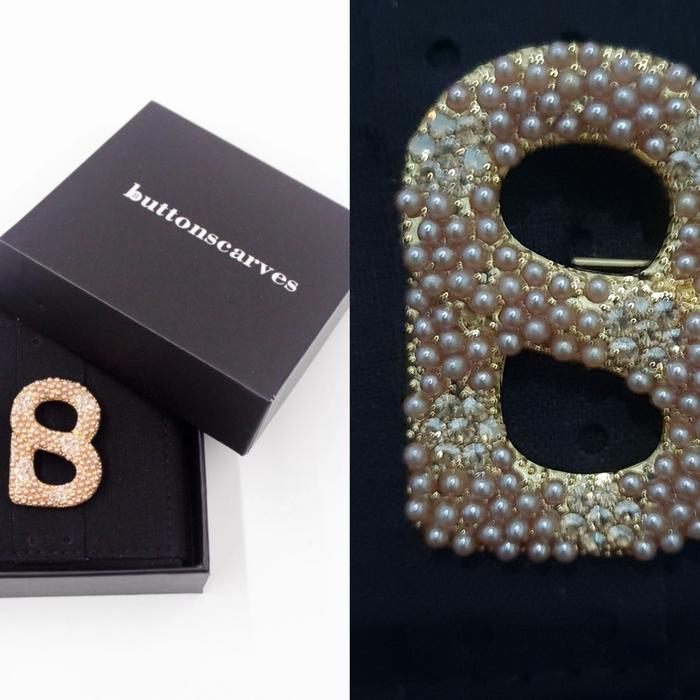 Buttonscarves Luxe Signature Pearl Brooch in Bronze