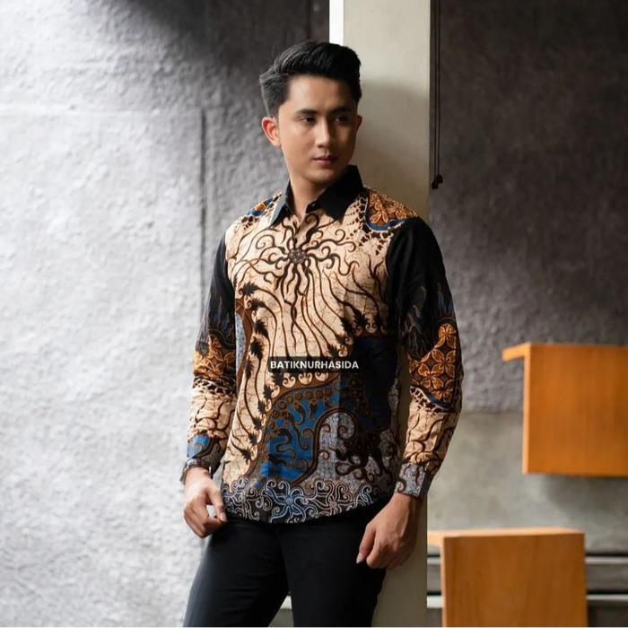 KEMEJA BATIK MOTIF ARSHAKA BLACK
