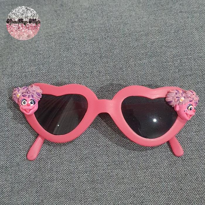 kaca mata hitam anak  sesame street Zoe pink