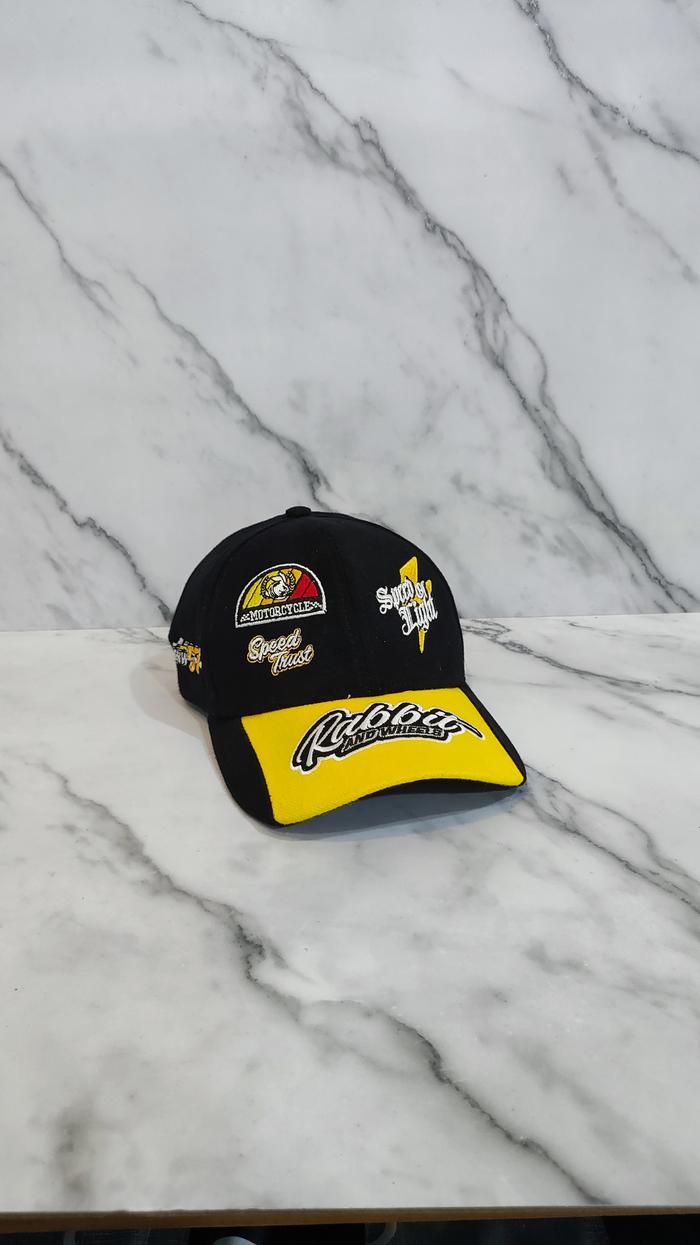 Rabbit and Wheels Topi Prix Yellow