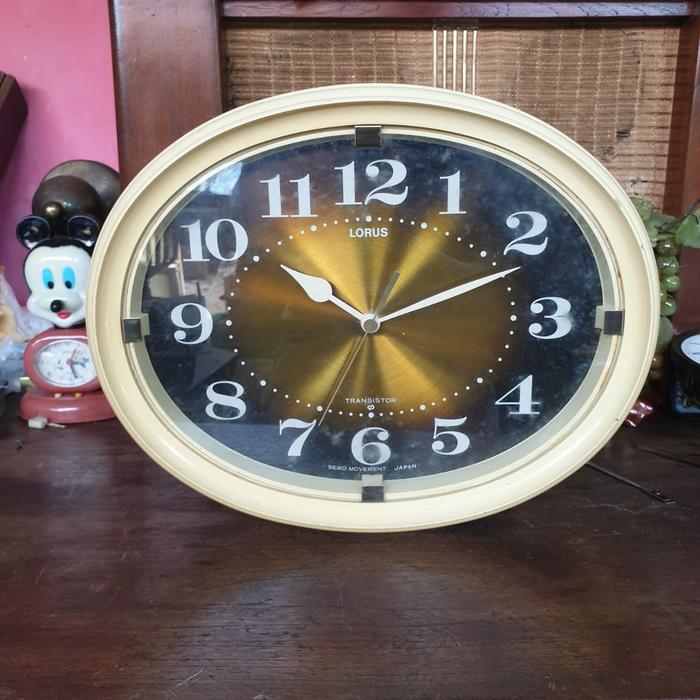 Jam Dinding Lorus Transistor Oval Seiko Movement Japan Model Bulat - Watches