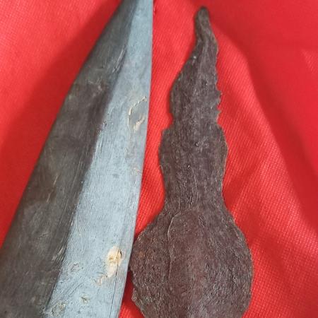 tombak semar kuncung. Tombak ini dulu punya tetangga setepah beliau wafat akhirnya tombak ini nerjas