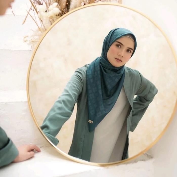 DOA- Eleonare Monogram Scarf - Greenish