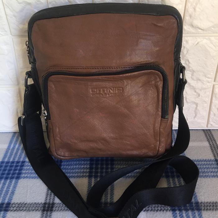 Omnia Crystal tas selempang pria kulit asli