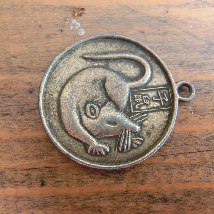 LIONTIN SHIO TIKUS