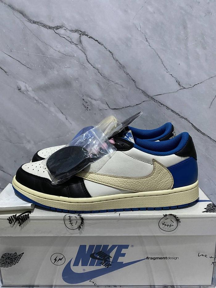 AIR JORDAN 1 LOW TRAVIS SCOTT
