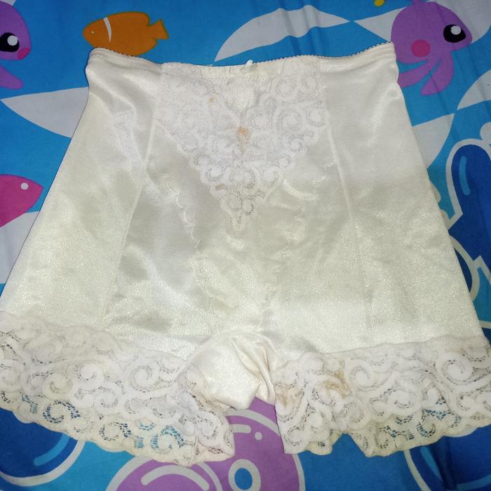 Celana korset FELANCY size M (preloved)