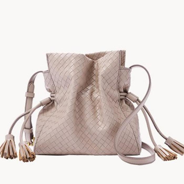 Fossil rayna drawstring crossbody graystone