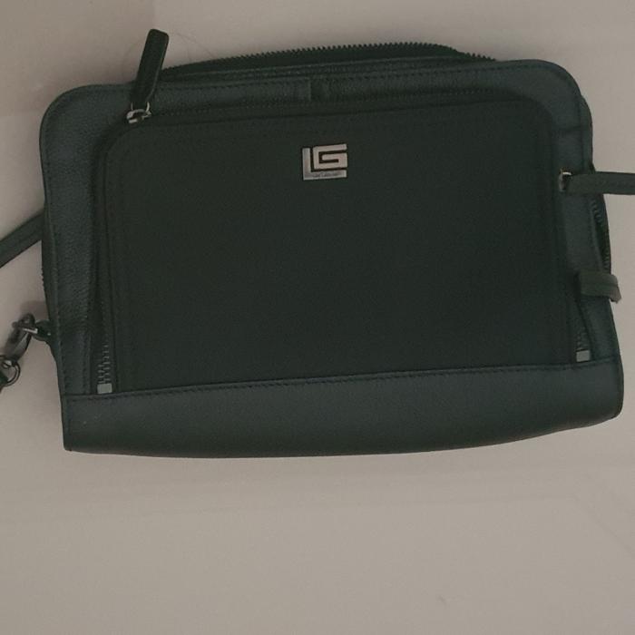 Guy laroche clutch