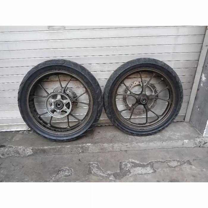 Velg Standart Racing Plus Ban IRC Lengkap Honda CB150R CBR150R