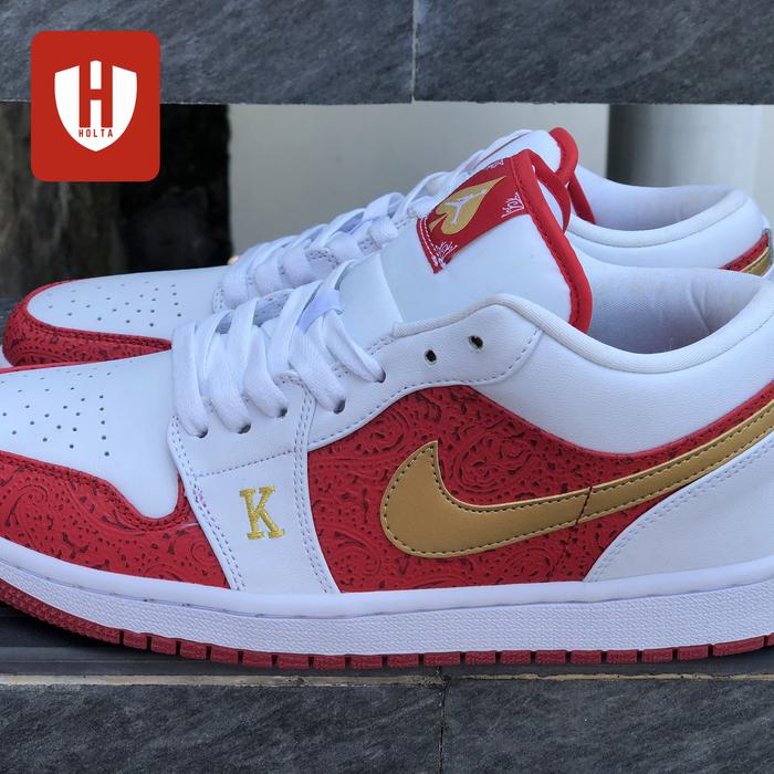 Sepatu sneakers aj low spades