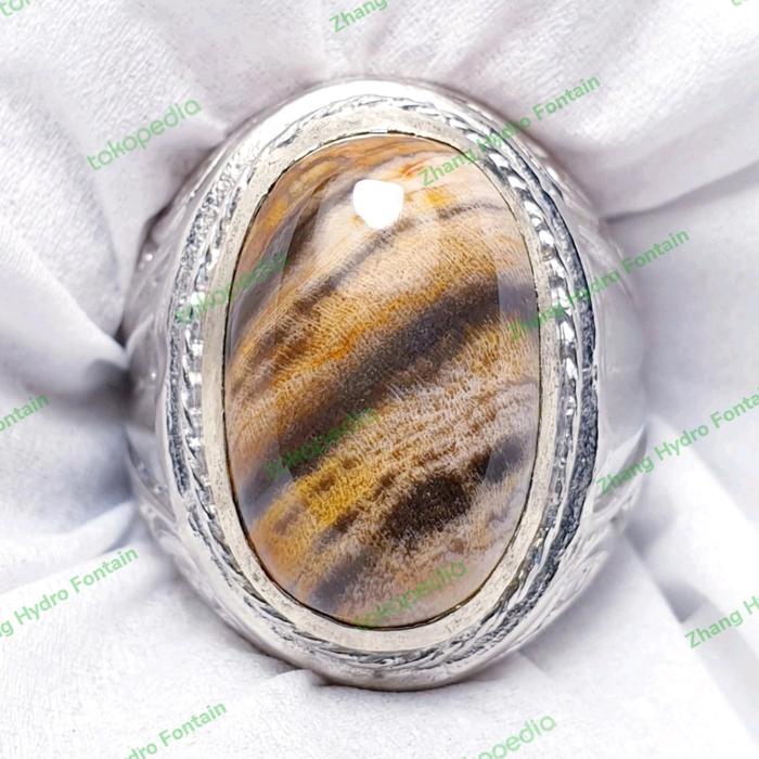 Mustika cincin batu macan putih
