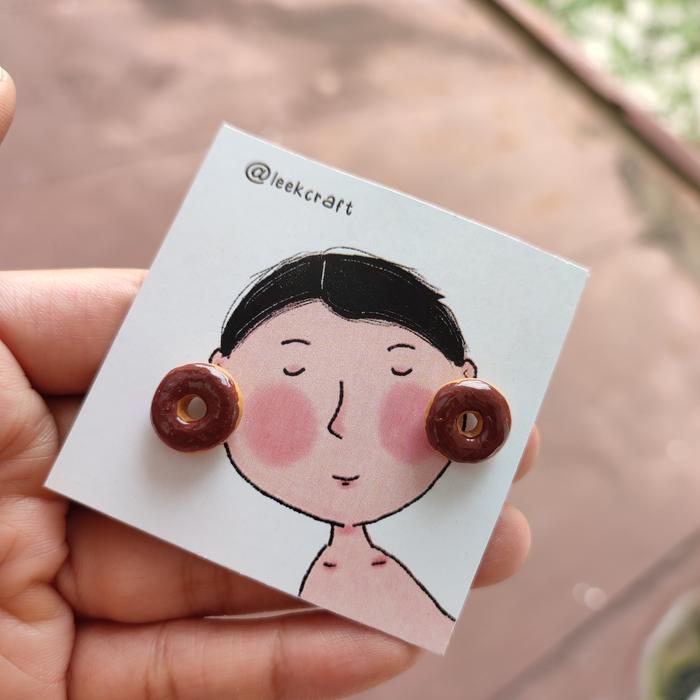 anting clay bentuk donut glaze coklat