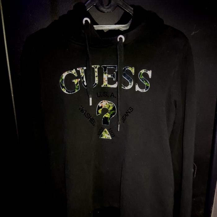 Hoodie guess second