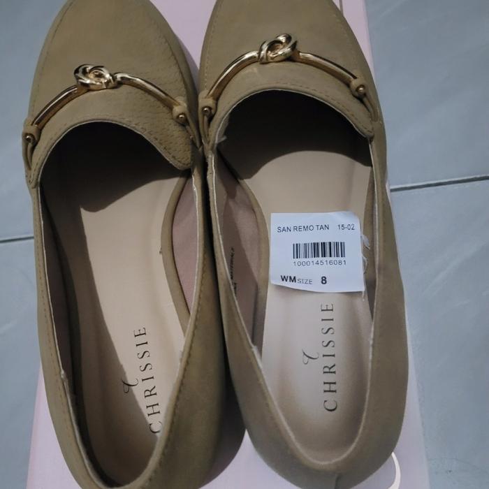 Chrissie Woman San Remo Flat Loafer Shoes, Size 8 / 39