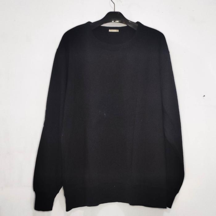 GU by UNIQLO Black Crewneck Sweater Jaket CN Hitam Unisex Preloved
