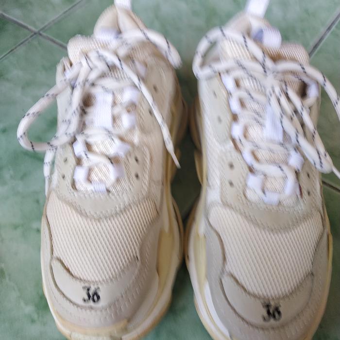 Preloved Balen Triple S