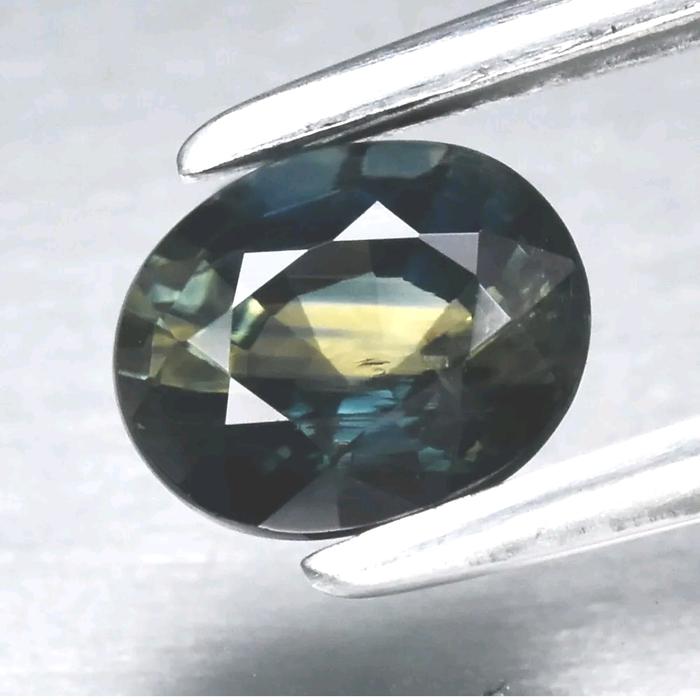 Natural Tri Color Sapphire Ha 0.99ct