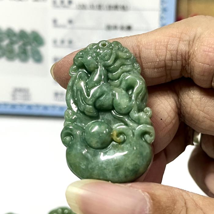 d535607 Liontin Giok Jadeite Shio Kuda Grade A