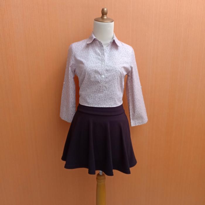 atasan kemeja wanita putih motif bunga THE EXECUTIVE cewek M blouse