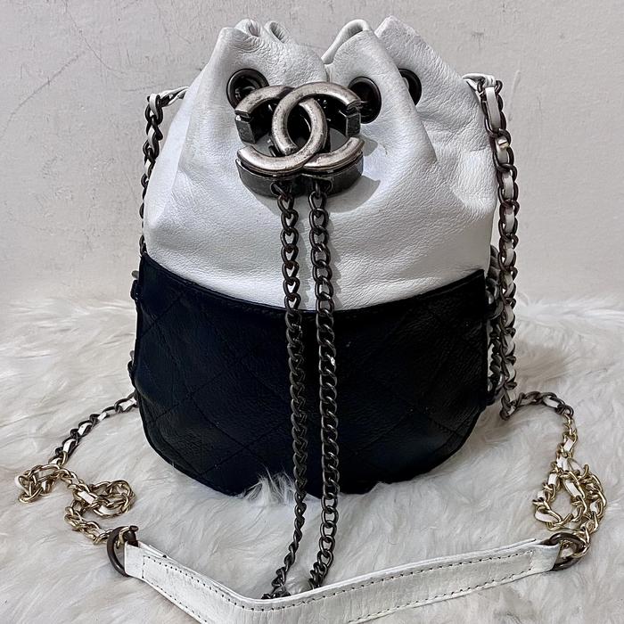 Bucket bag Mini ChanelPreloved
