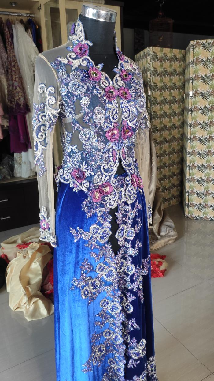Kebaya brokat 3d wrn silver+payet jepang ori.