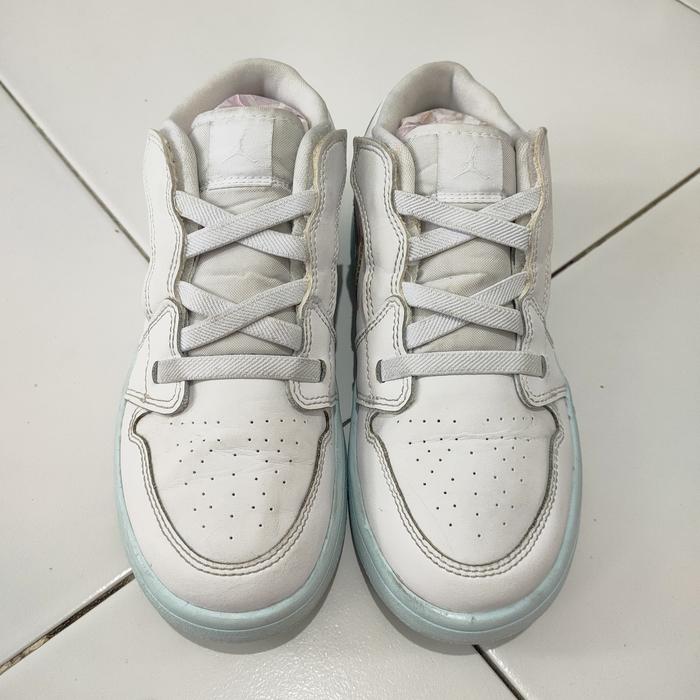 SEPATU SECOND NIKE AIR JORDAN 1 LOW ALT (BQ6066-184) SIZE 33.5