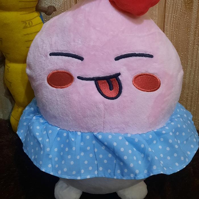 Boneka Apeach kostum ori