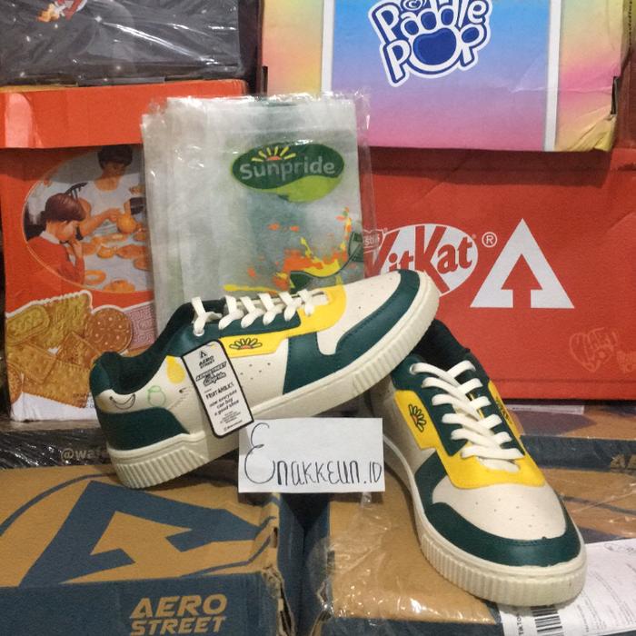 SEPATU AEROSTREET X SUNPRIDE