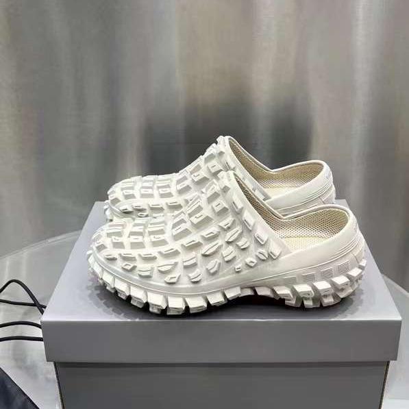 Defender Extreme Tire Tread Clog White