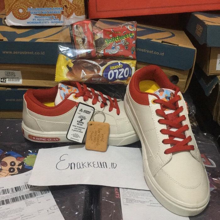 SEPATU AEROSTREET X KHONG GUAN