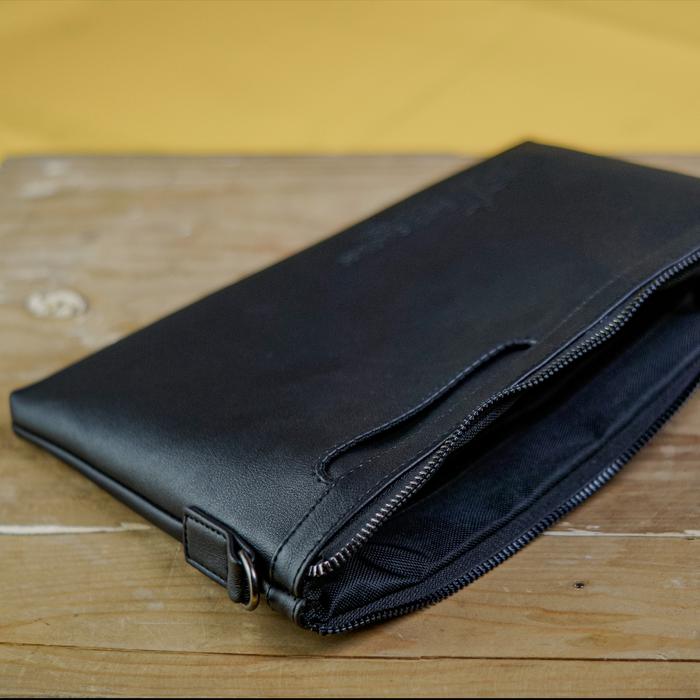 Handbag Pria atau Tas Tangan Pria Kulit Premium dan jasa Emboss Logo