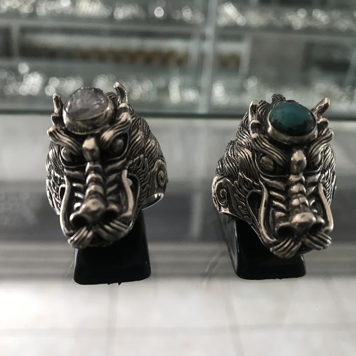 Cincin perak pria motif naga dengan permata
