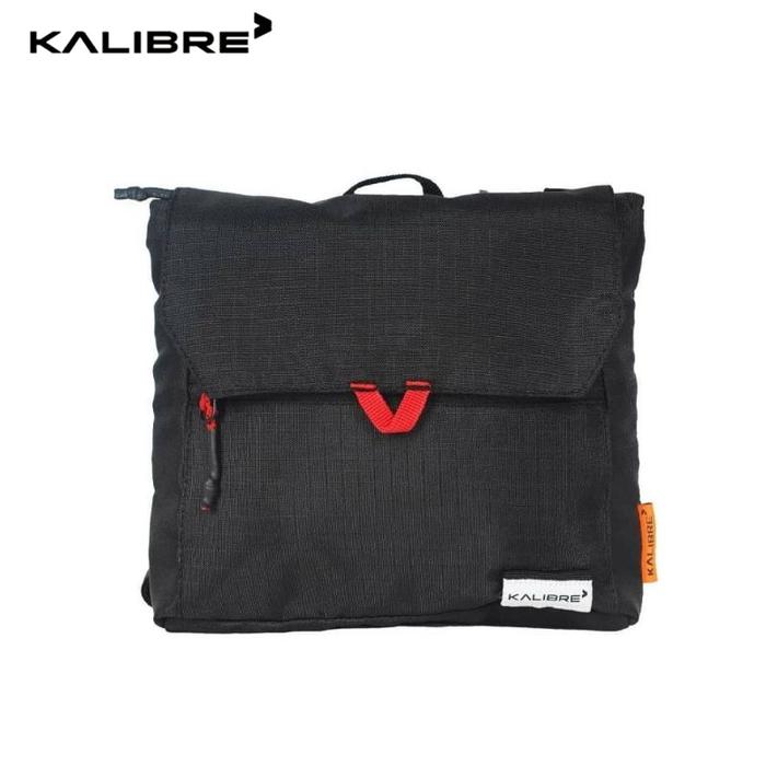 Tas Selempang Kalibre Dexter 02 Messenger Bag dengan 1 Kompartemen Utama dan Kantong Kecil Dimensi 2