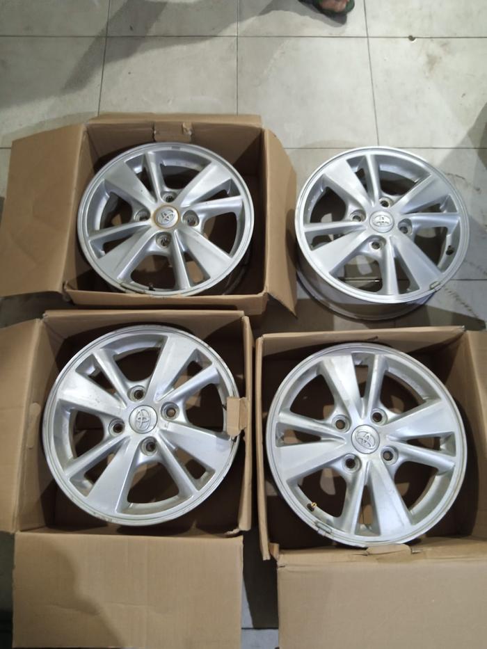 Velg Seken Ori Copotan STD AVANZA VELOZ R15 Pcd 4X114,3 ET45 SILVER