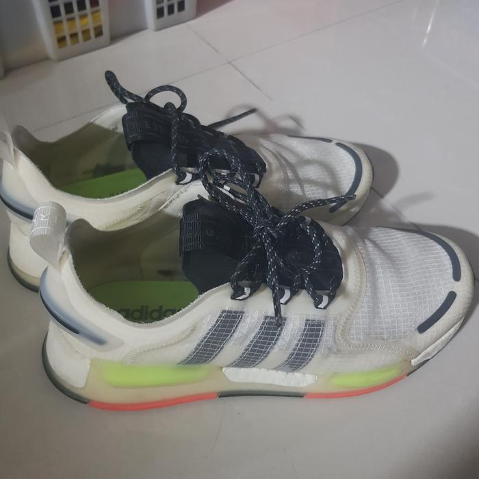 Sepatu Shoes Adidas NMD R1 V3 Nilon Upper Men Original White Green