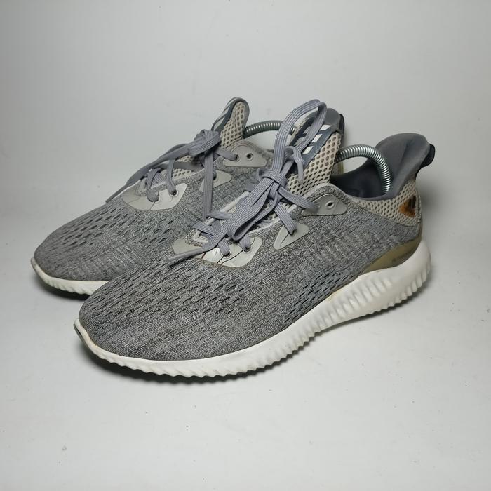 Sepatu adidas alphabounce second size 42