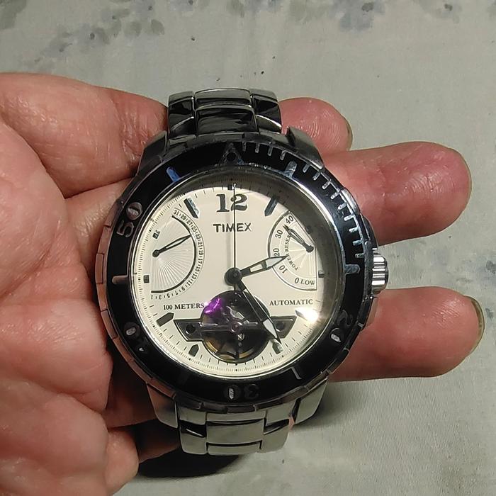 Jam Timex automatic power reserve