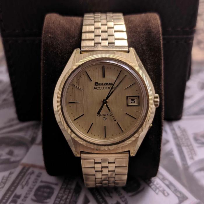 Jam Tangan Analog Bulova Accutron Quartz TZ Original Swiss
