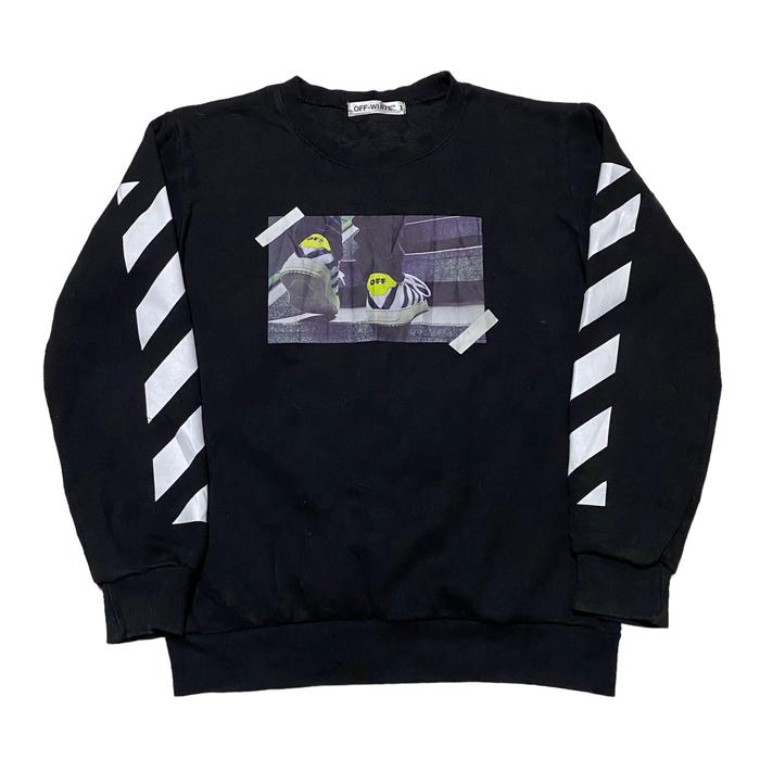 Offwhite collar black crewneck