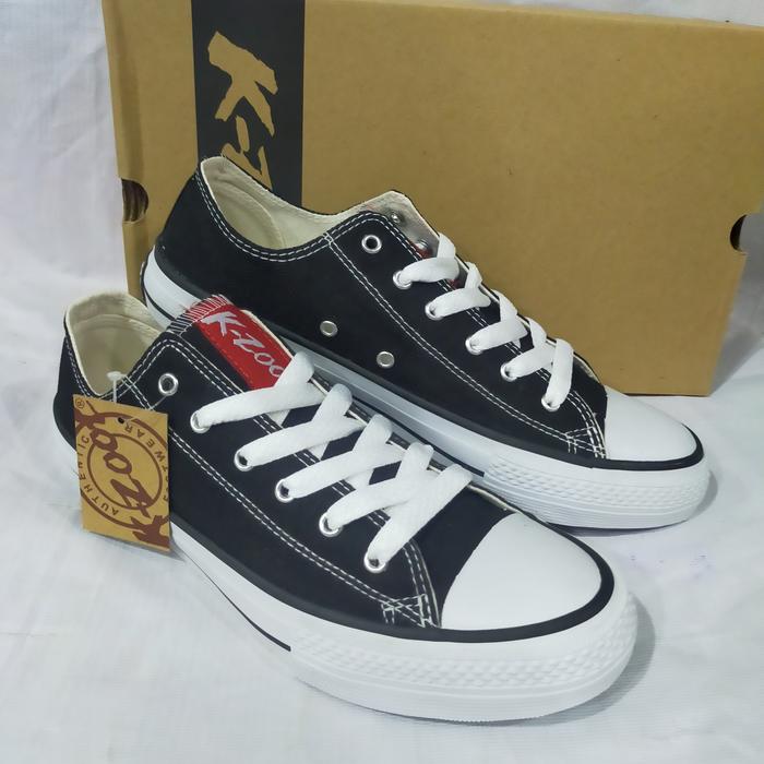 Sepatu sekolah pendek hitam putih merk K-Zoot original