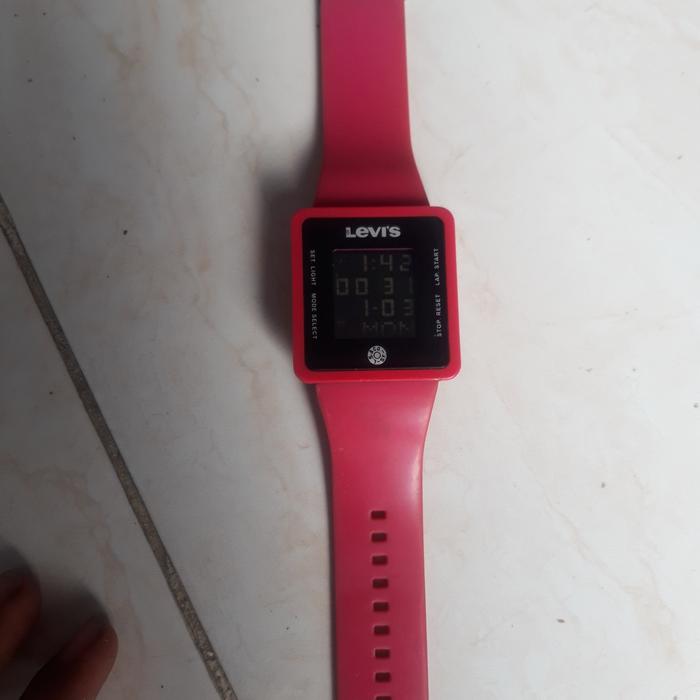 Jam tangan levis ori kondisi normal