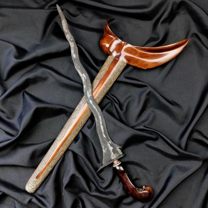 Keris Sempono Luk 9 Tangguh Pajajaran Pamor Wos Wutah Sepuh Kuno