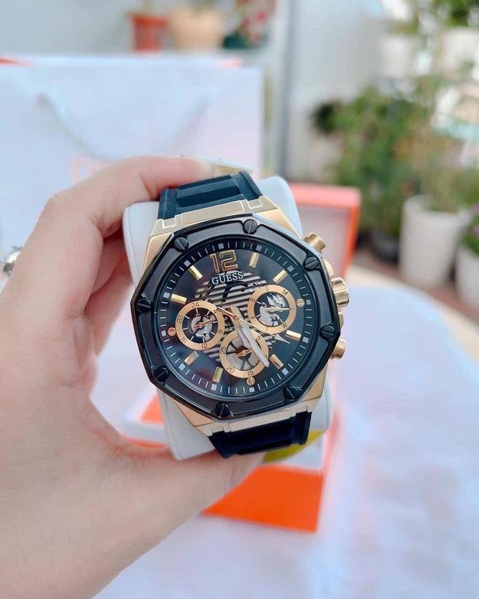 Jam Tangan Pria Guess GW0263G1 Original Chronograph Black
