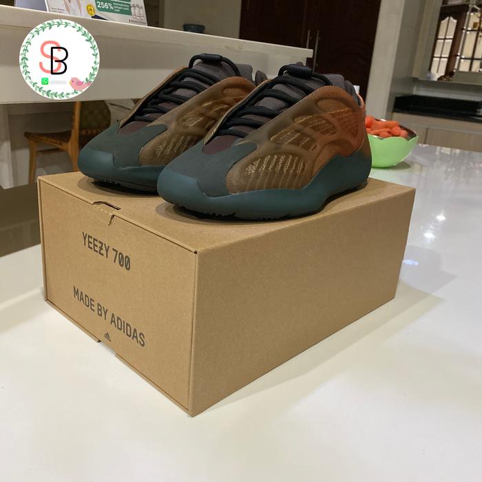 Yeezy 700 v3