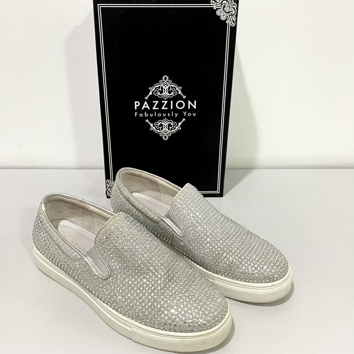 Preloved Sepatu Wanita Pazzion Shoes Slip On Silver Crystal Size 37