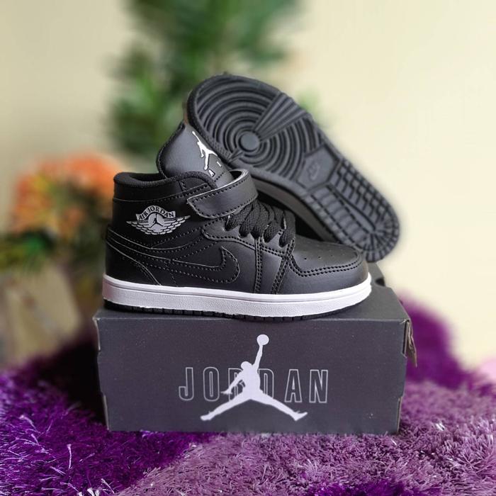 Sepatu Anak Sekolah SD SMP Nike Jordan High Hitam Polos Laki-laki