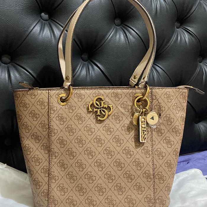 GUESS NOELLE SMALL NOEL TOTE PAKUWON MALL