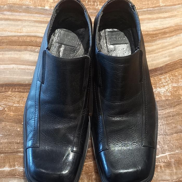 sepatu pria andre valentino size 44