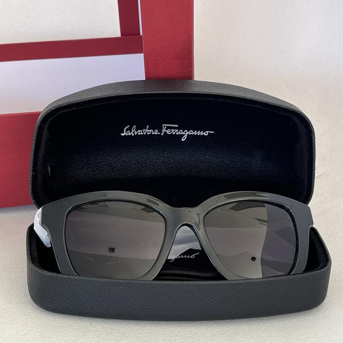 Kacamata Wanita Salvatore Ferragamo - Ferragamo Suns SF955S Black